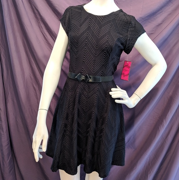 Candie's | dress | textured | belt w/bow Nwt | Med - Picture 5 of 7